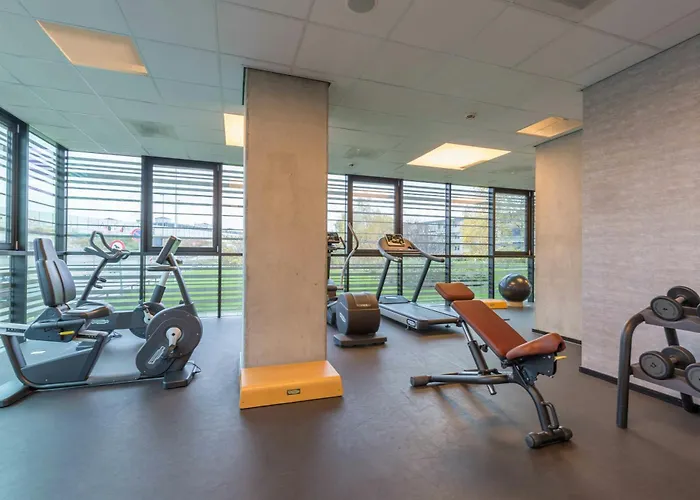 Luxury hotel only: Leonardo Hotel Groningen Stadspark